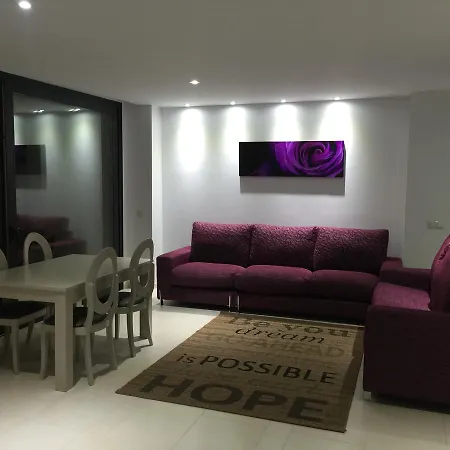 Aqua Luxury Suites Los Cristianos Appartamento *